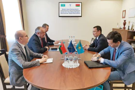 Встреча председателя БелТПП М.Мятликова с Чрезвычайным и Полномочным Послом Казахстана Т.Жаксылыковым