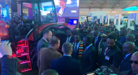 Экспазіцыю Made in Belarus на міжнароднай выставе Zimbabwe International Trade Fair наведалі кіраўнікі Зімбабвэ і Кеніі