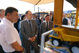 Премьер-министр Республики Беларусь Р.Головченко посетил ярмарку-фестиваль белорусской продукции в Екатеринбурге