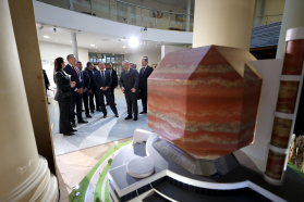 Премьер-министр Республики Беларусь Р.Головченко посетил обновленную экспозицию белорусского павильона на ВДНХ