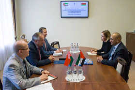 Сустрэча старшыні БелГПП М.Мятлікава з Надзвычайным і Паўнамоцным Паслом ААЭ І.С.Аль-Мушаррахам
