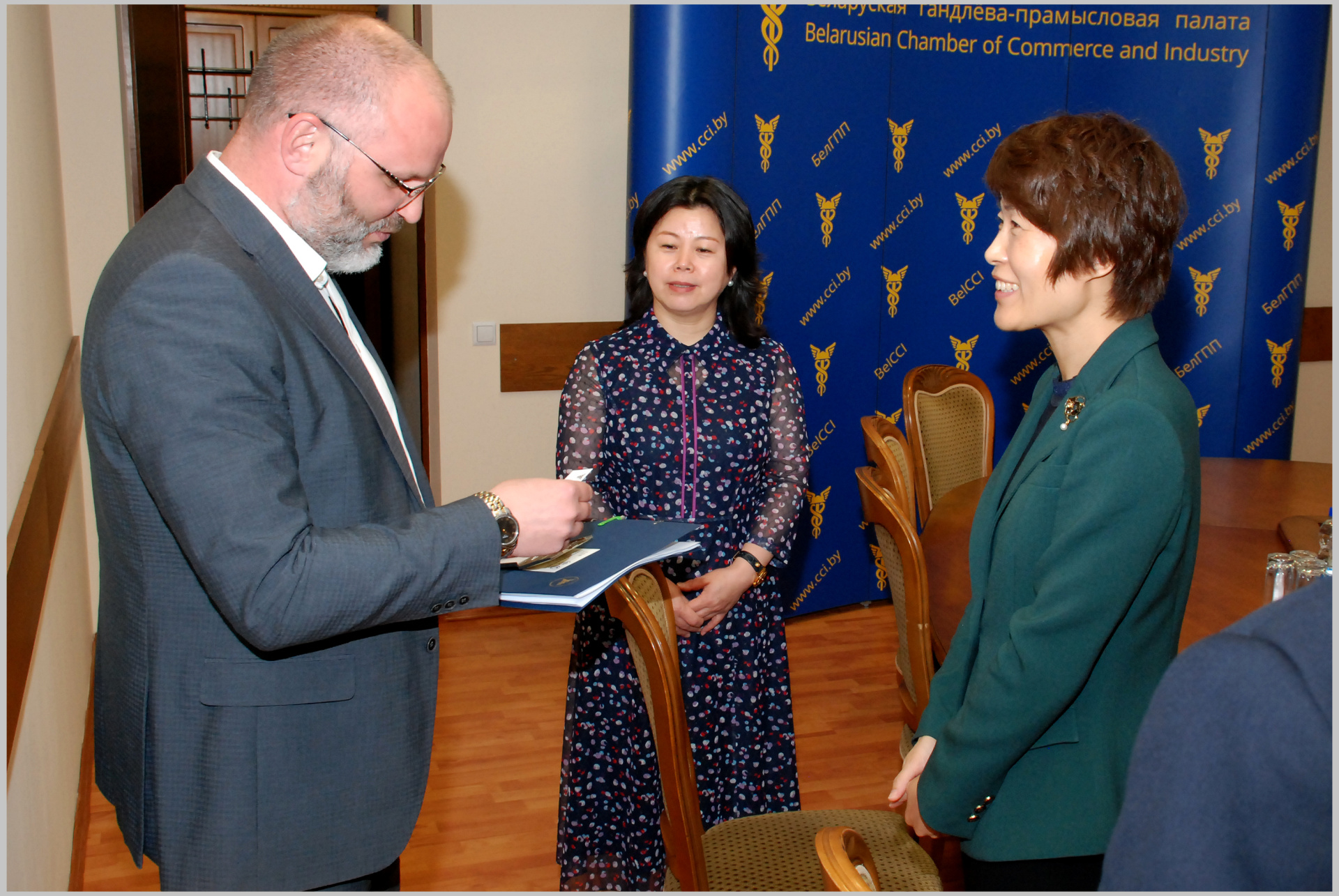 Сустрэча з намеснікам старшыні Кітайскага камітэта па садзейнічанні міжнароднага гандлю правінцыі Хэйлунцзян Юй Сюесун Сустрэча з намеснікам старшыні Кітайскага камітэта па садзейнічанні міжнароднага гандлю правінцыі Хэйлунцзян Юй Сюесун