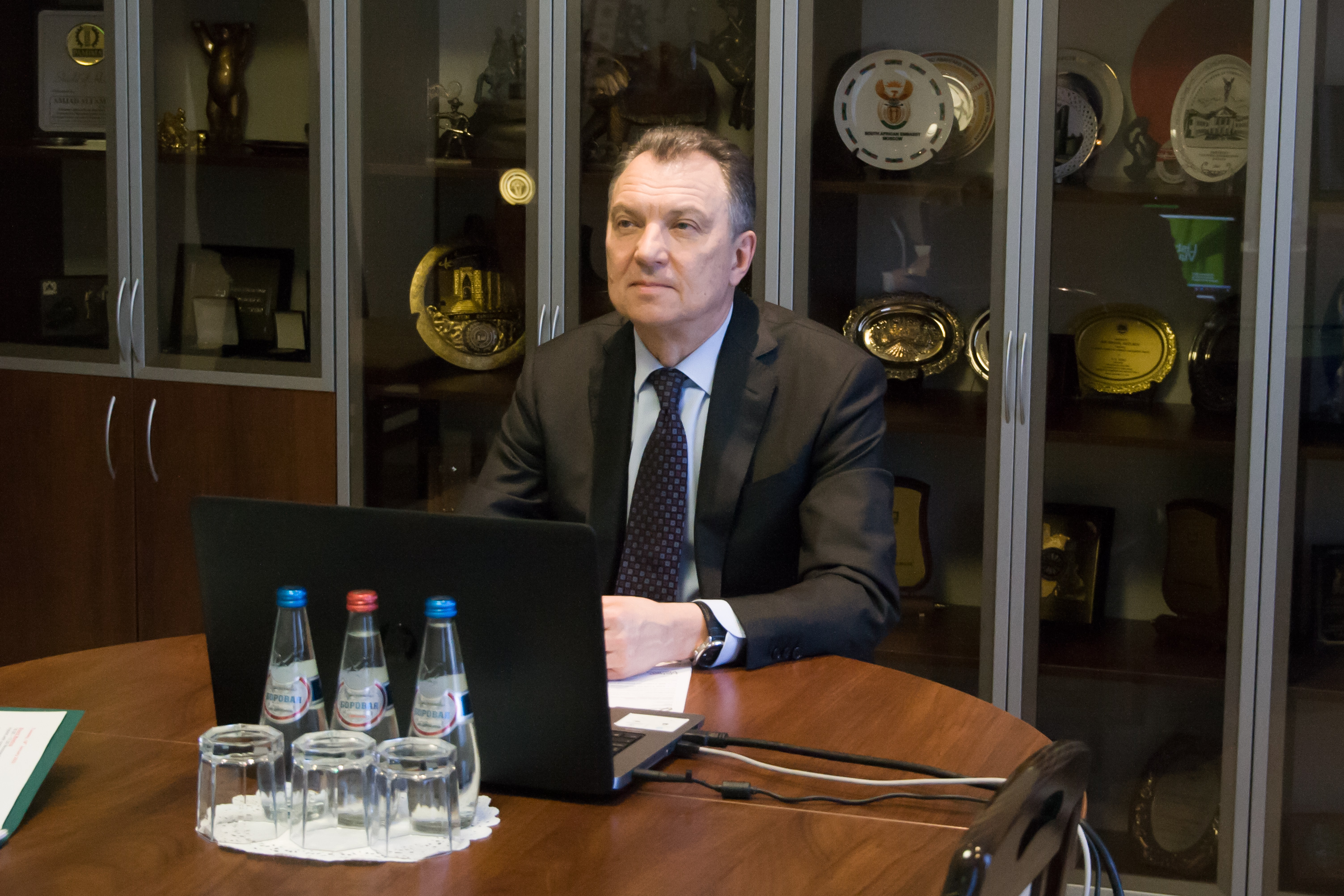Удзел старшыні БелГПП У.Улаховіча у пасяджэнні праўлення і гадавым сходзе членаў Ініцыятывы «Лісабон – Уладзівасток» Удзел старшыні БелГПП У.Улаховіча у пасяджэнні праўлення і гадавым сходзе членаў Ініцыятывы «Лісабон – Уладзівасток»