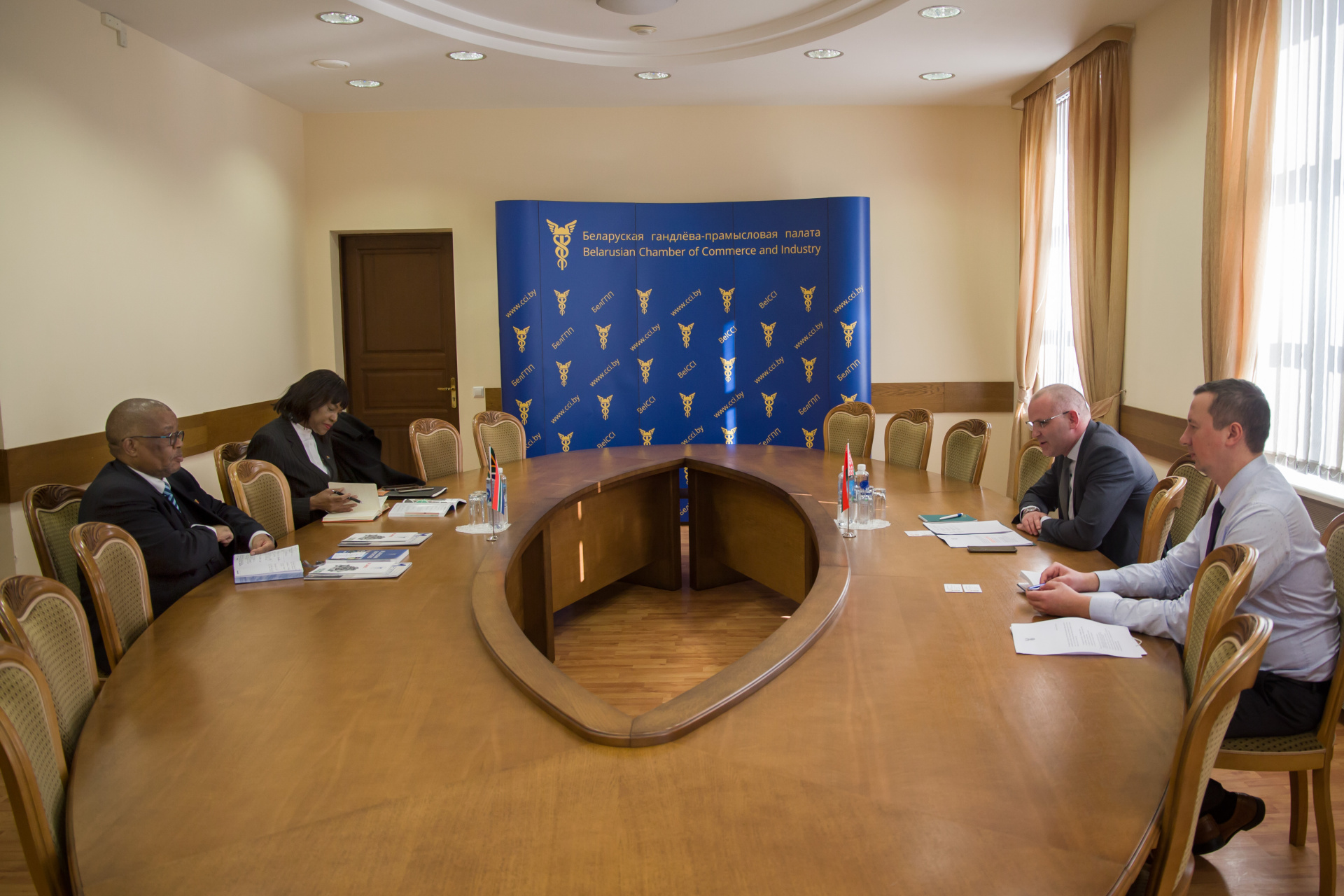 Сустрэча намесніка старшыні БелГПП Д.Мялешкіна з прадстаўнікамі Пасольства ПАР Сустрэча намесніка старшыні БелГПП Д.Мялешкіна з прадстаўнікамі Пасольства ПАР