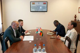 Встреча заместителя председателя БелТПП Д.Мелешкина с Чрезвычайным и Полномочным Послом Ганы Л.Опоку-Варе